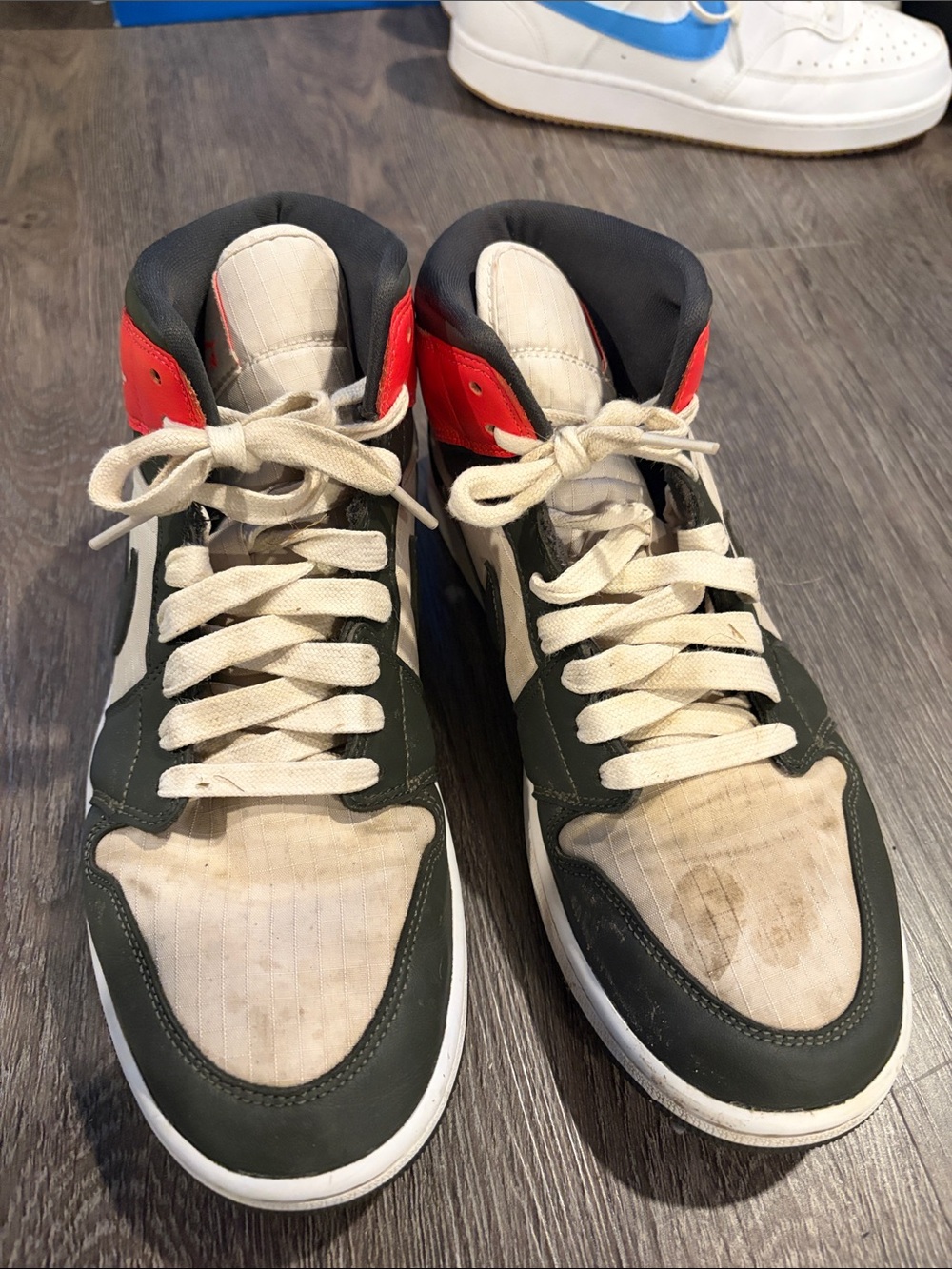 Jordan 1 Mid - Picture 2 of 5